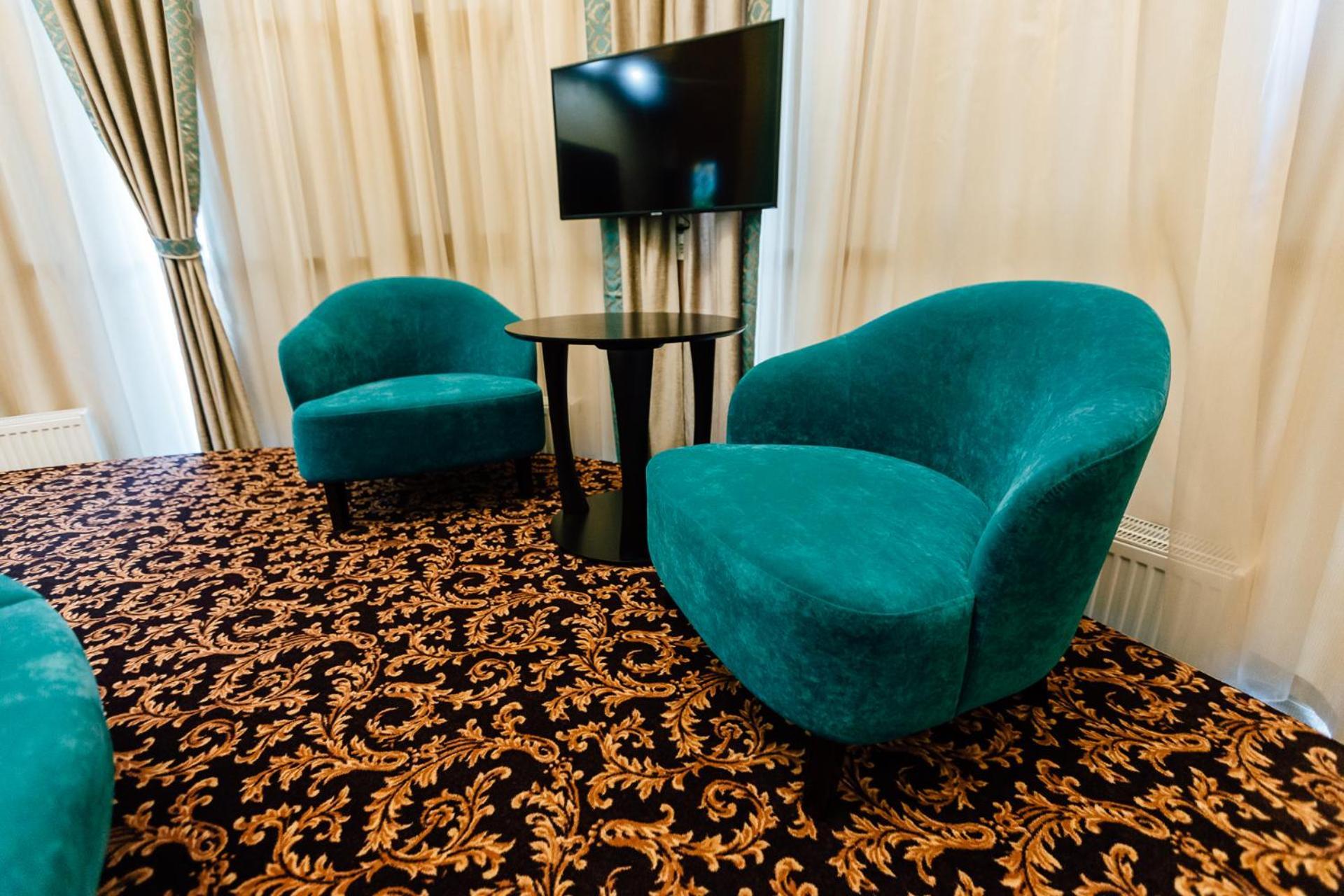Khan-Chinar Hotel Ντνιπροπετρόφσκ Εξωτερικό φωτογραφία