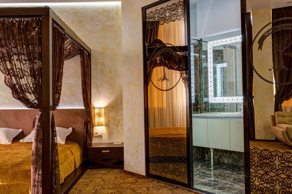 Khan-Chinar Hotel Ντνιπροπετρόφσκ Εξωτερικό φωτογραφία