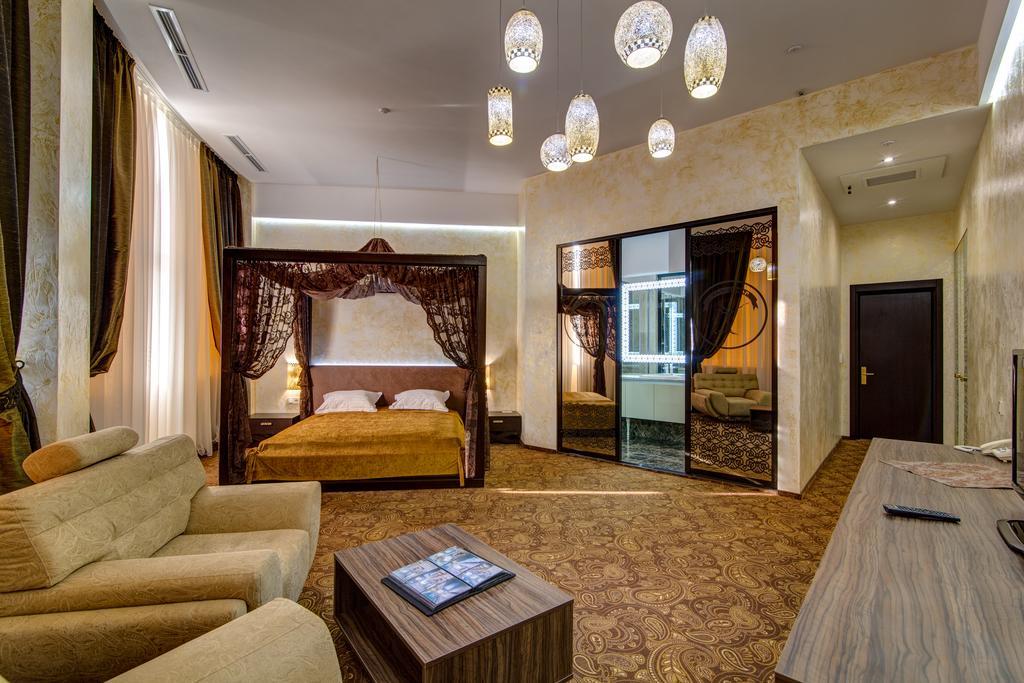 Khan-Chinar Hotel Ντνιπροπετρόφσκ Εξωτερικό φωτογραφία