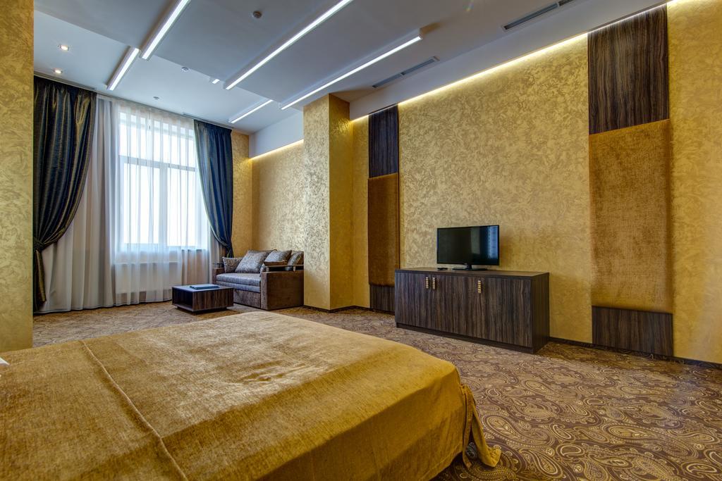 Khan-Chinar Hotel Ντνιπροπετρόφσκ Εξωτερικό φωτογραφία