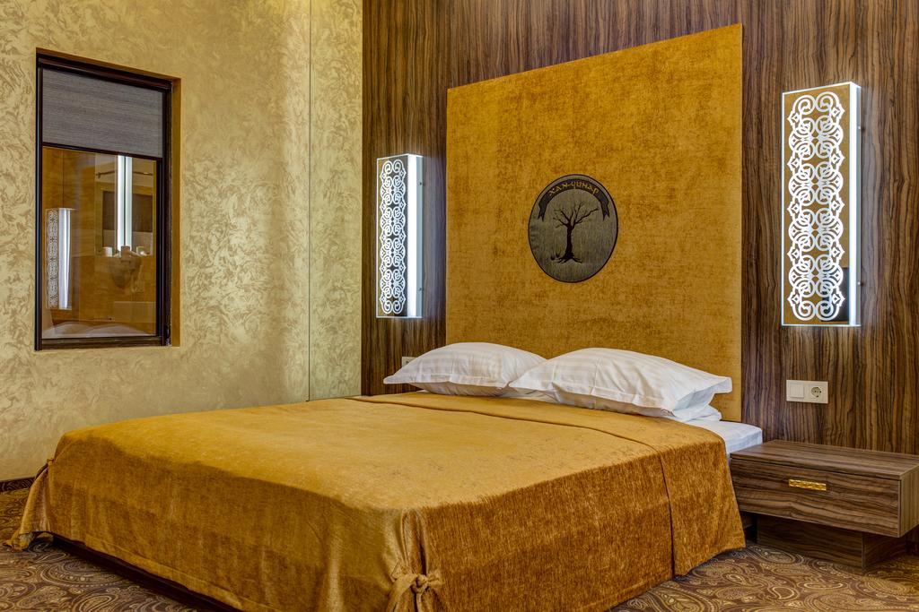 Khan-Chinar Hotel Ντνιπροπετρόφσκ Εξωτερικό φωτογραφία