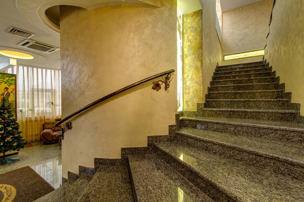 Khan-Chinar Hotel Ντνιπροπετρόφσκ Εξωτερικό φωτογραφία