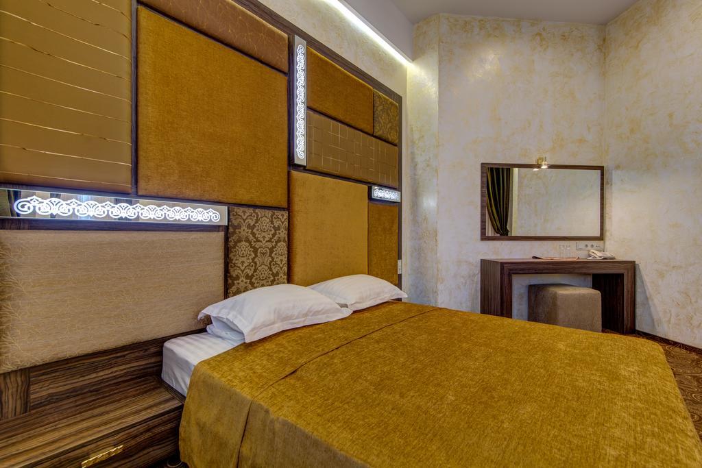 Khan-Chinar Hotel Ντνιπροπετρόφσκ Εξωτερικό φωτογραφία
