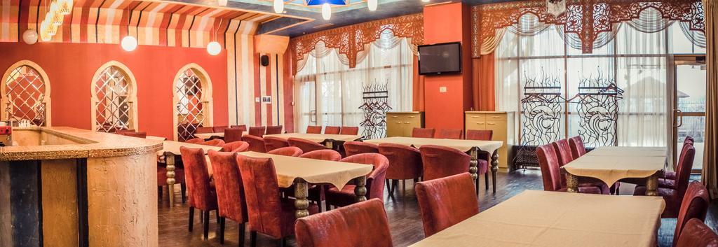 Khan-Chinar Hotel Ντνιπροπετρόφσκ Εξωτερικό φωτογραφία