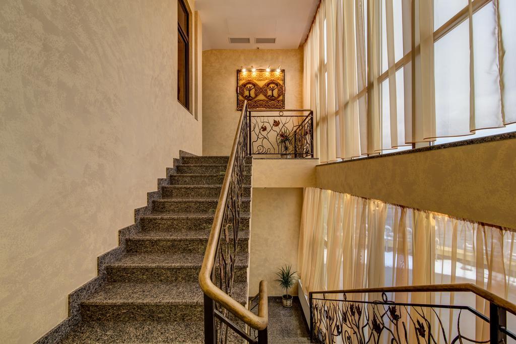 Khan-Chinar Hotel Ντνιπροπετρόφσκ Εξωτερικό φωτογραφία