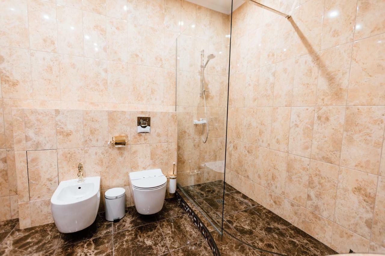 Khan-Chinar Hotel Ντνιπροπετρόφσκ Εξωτερικό φωτογραφία
