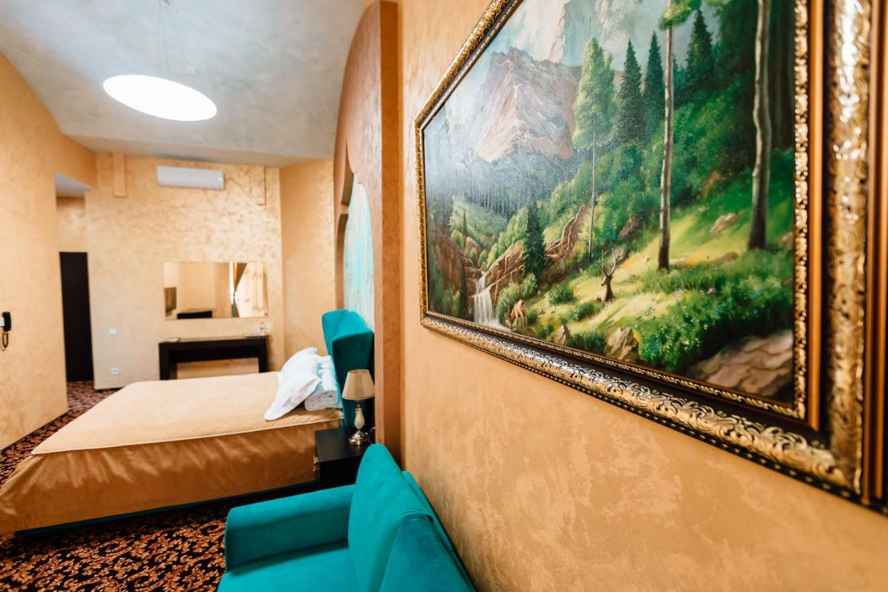 Khan-Chinar Hotel Ντνιπροπετρόφσκ Εξωτερικό φωτογραφία